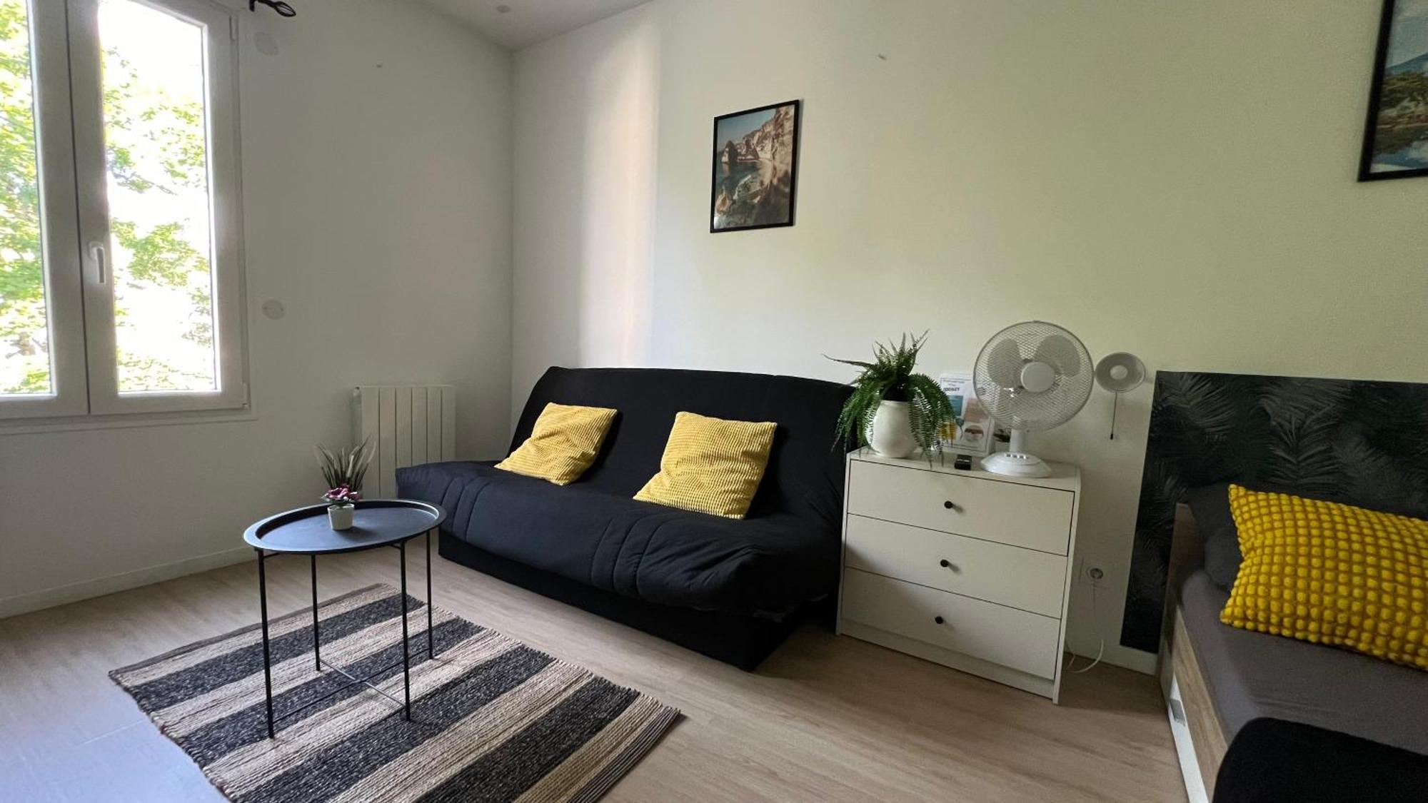 Studios Cozy Proche Gare Tgv Chatellerault Bagian luar foto