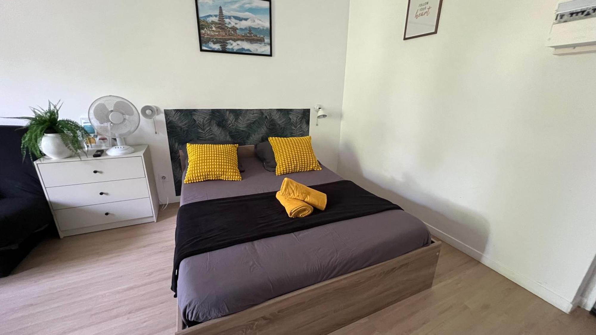 Studios Cozy Proche Gare Tgv Chatellerault Bagian luar foto