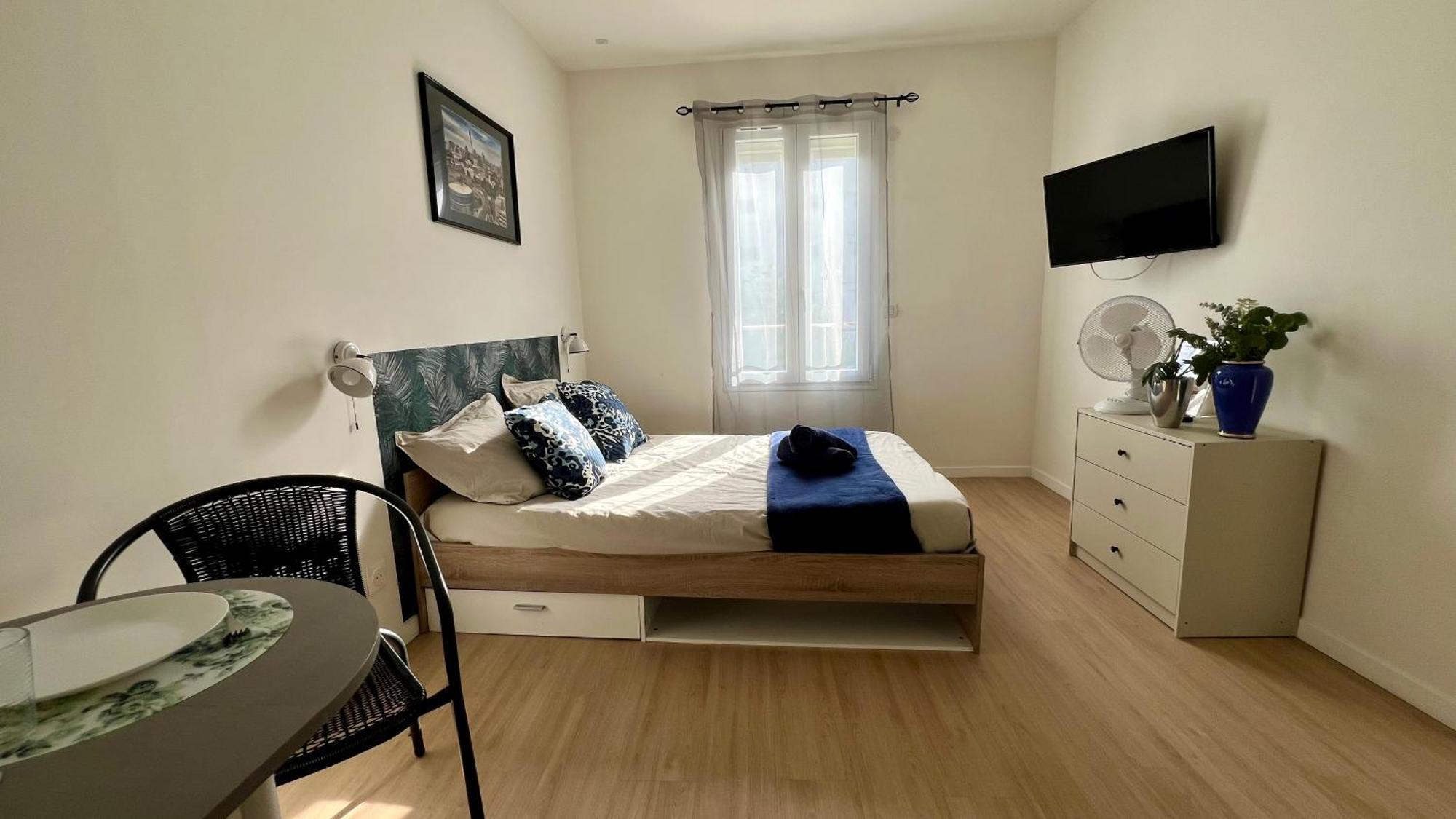 Studios Cozy Proche Gare Tgv Chatellerault Bagian luar foto