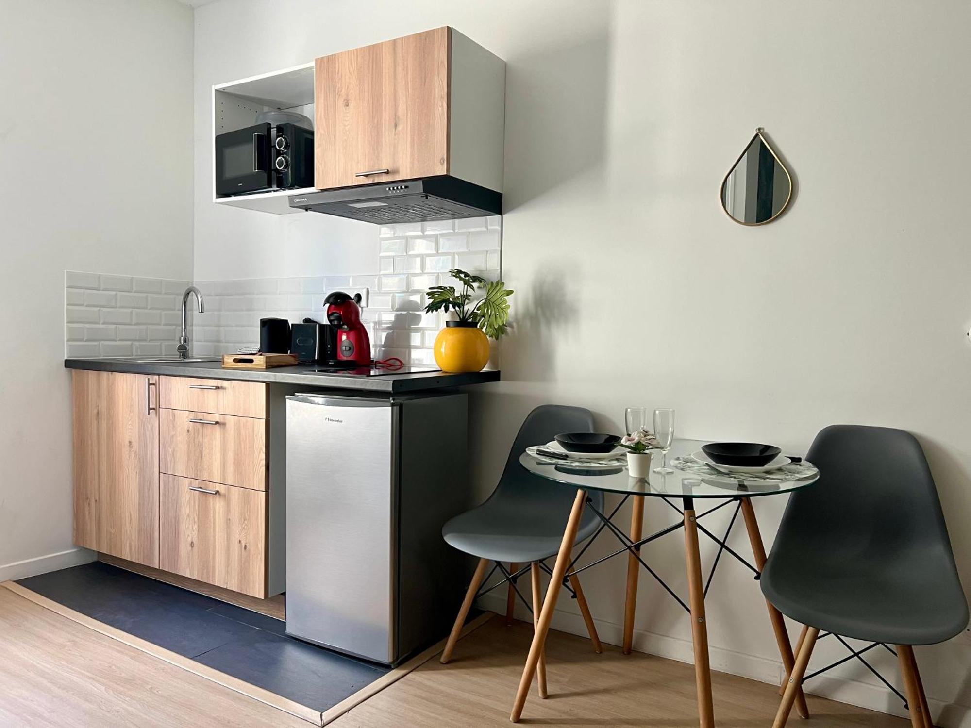 Studios Cozy Proche Gare Tgv Chatellerault Bagian luar foto