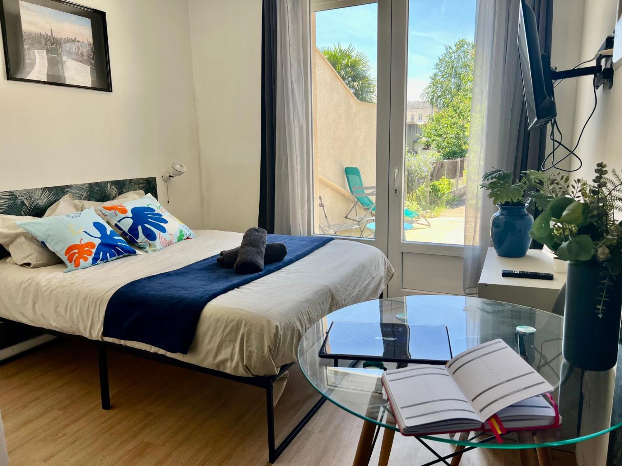 Studios Cozy Proche Gare Tgv Chatellerault Bagian luar foto
