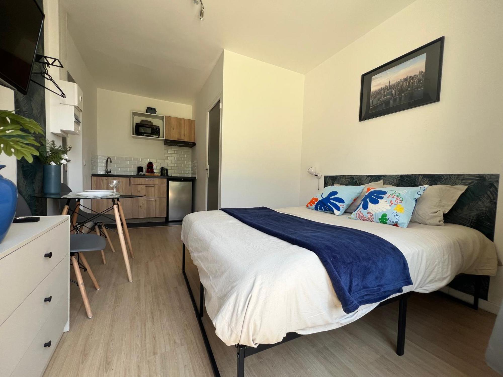 Studios Cozy Proche Gare Tgv Chatellerault Bagian luar foto