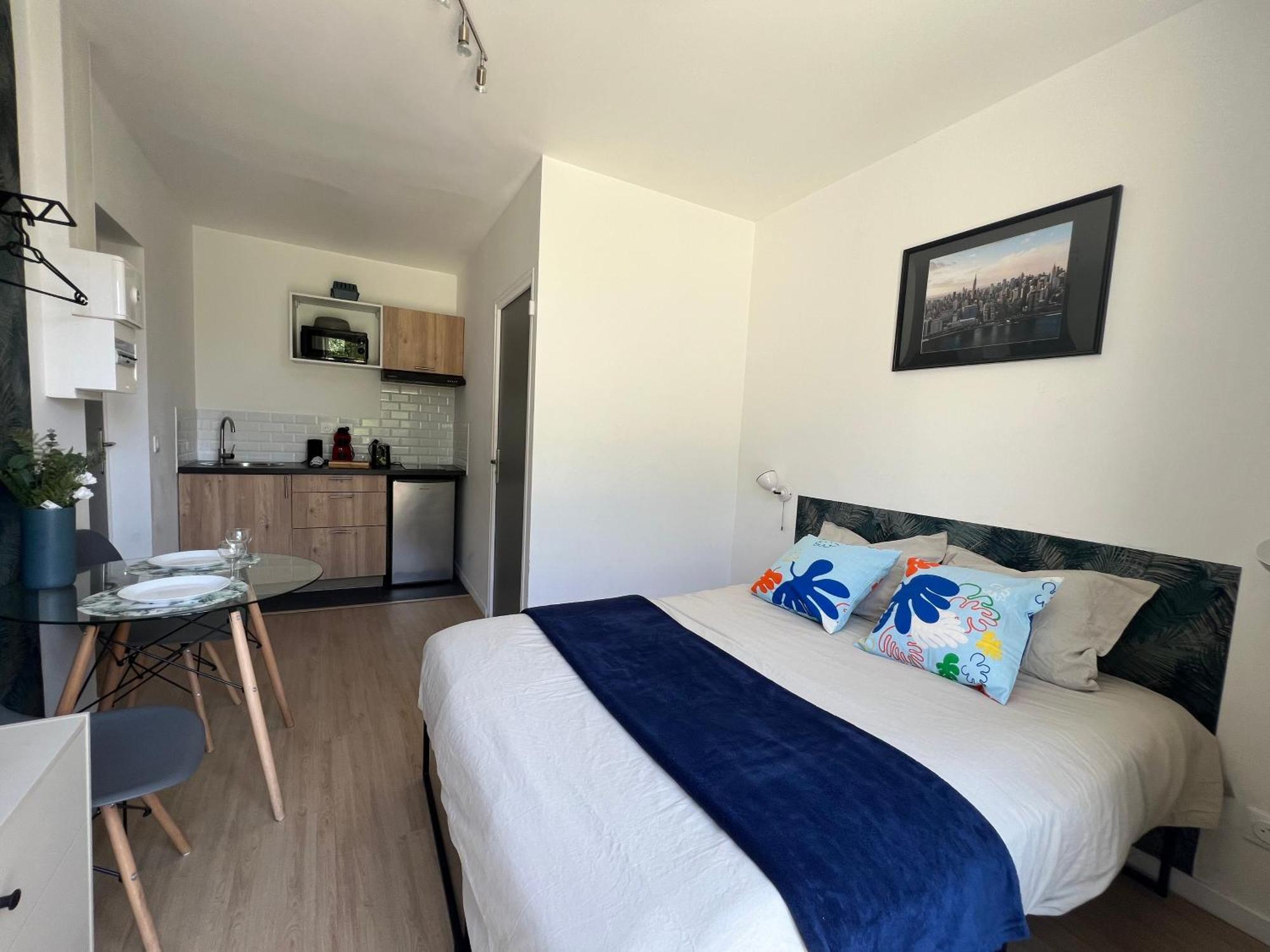 Studios Cozy Proche Gare Tgv Chatellerault Bagian luar foto