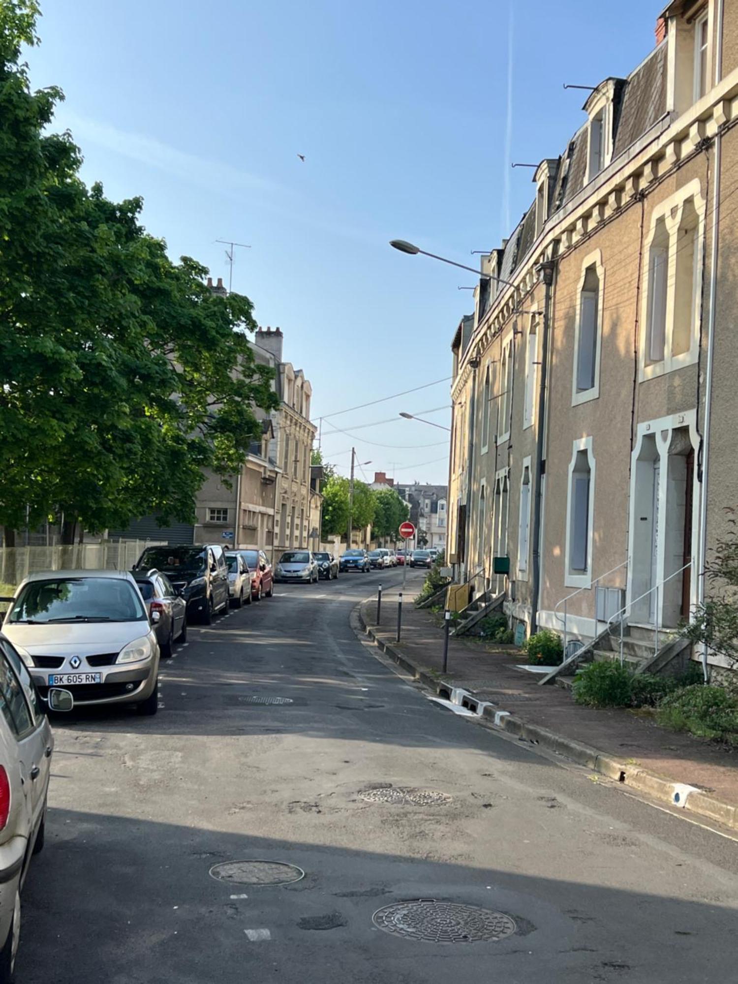 Studios Cozy Proche Gare Tgv Chatellerault Bagian luar foto