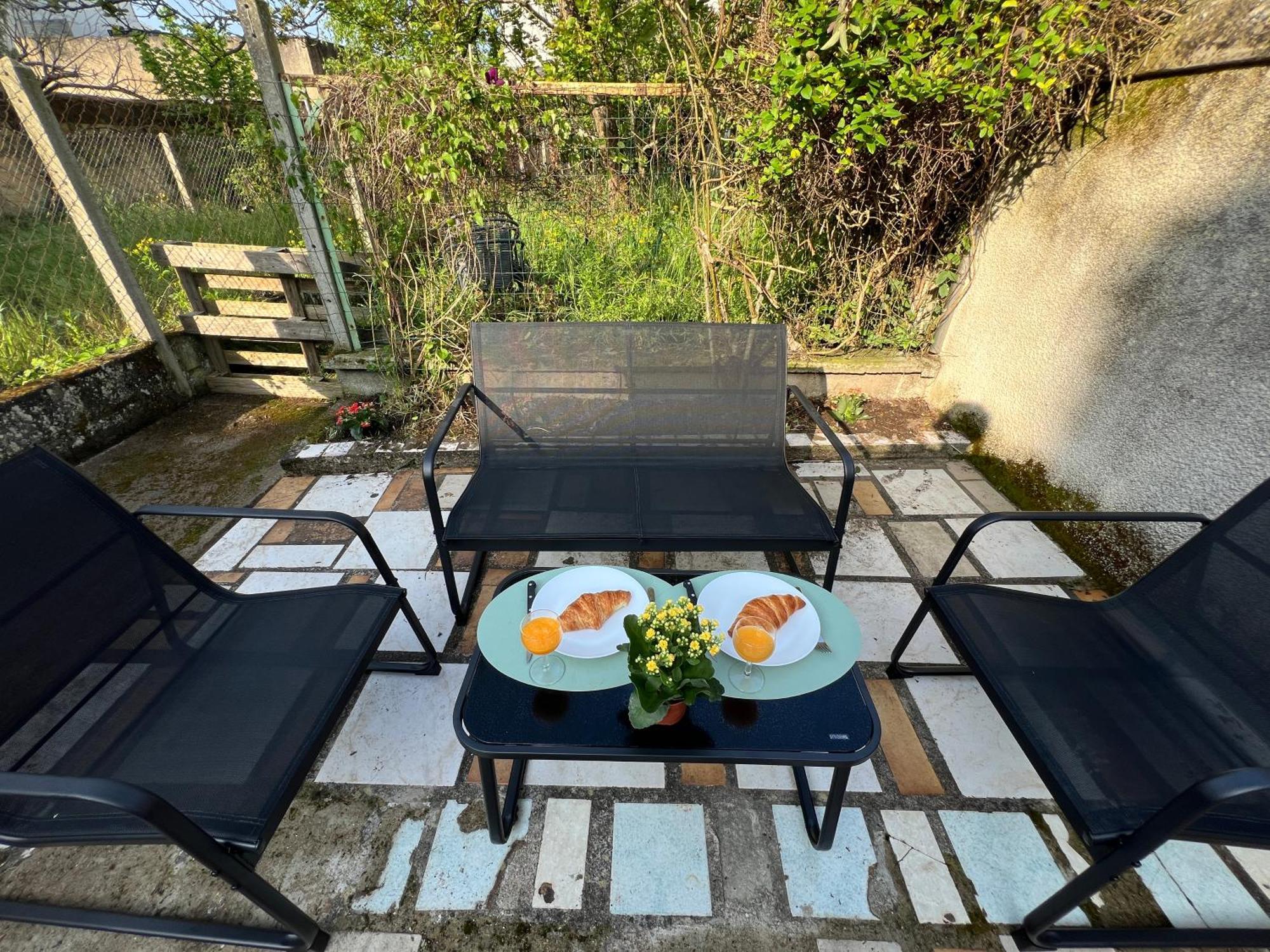 Studios Cozy Proche Gare Tgv Chatellerault Bagian luar foto